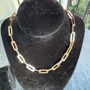 Elegant Gold Link Necklace